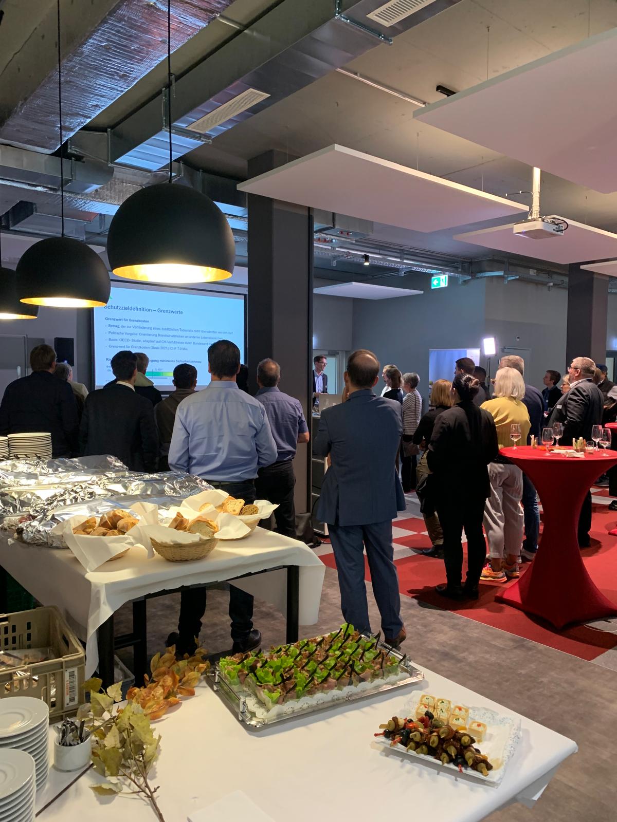 Foto 1 Übersicht Von Hinten